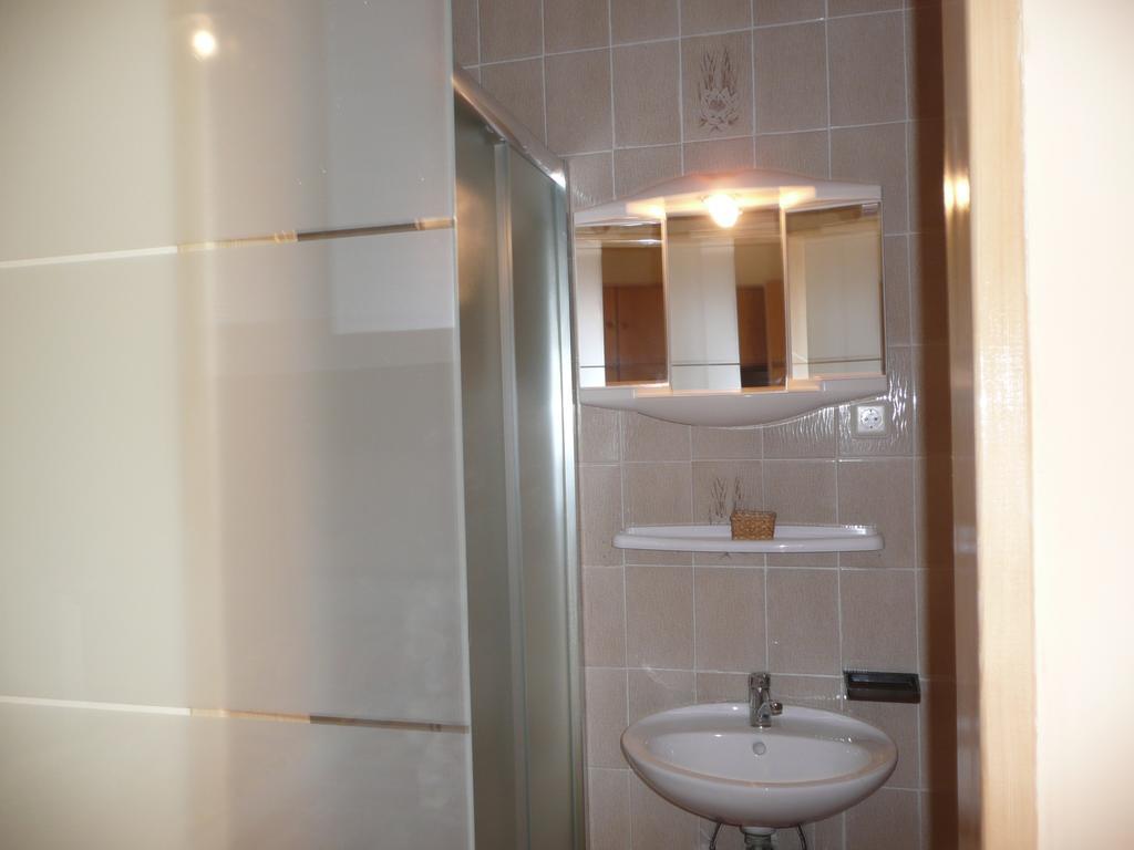 Guesthouse Mira Rab Town Pokój zdjęcie