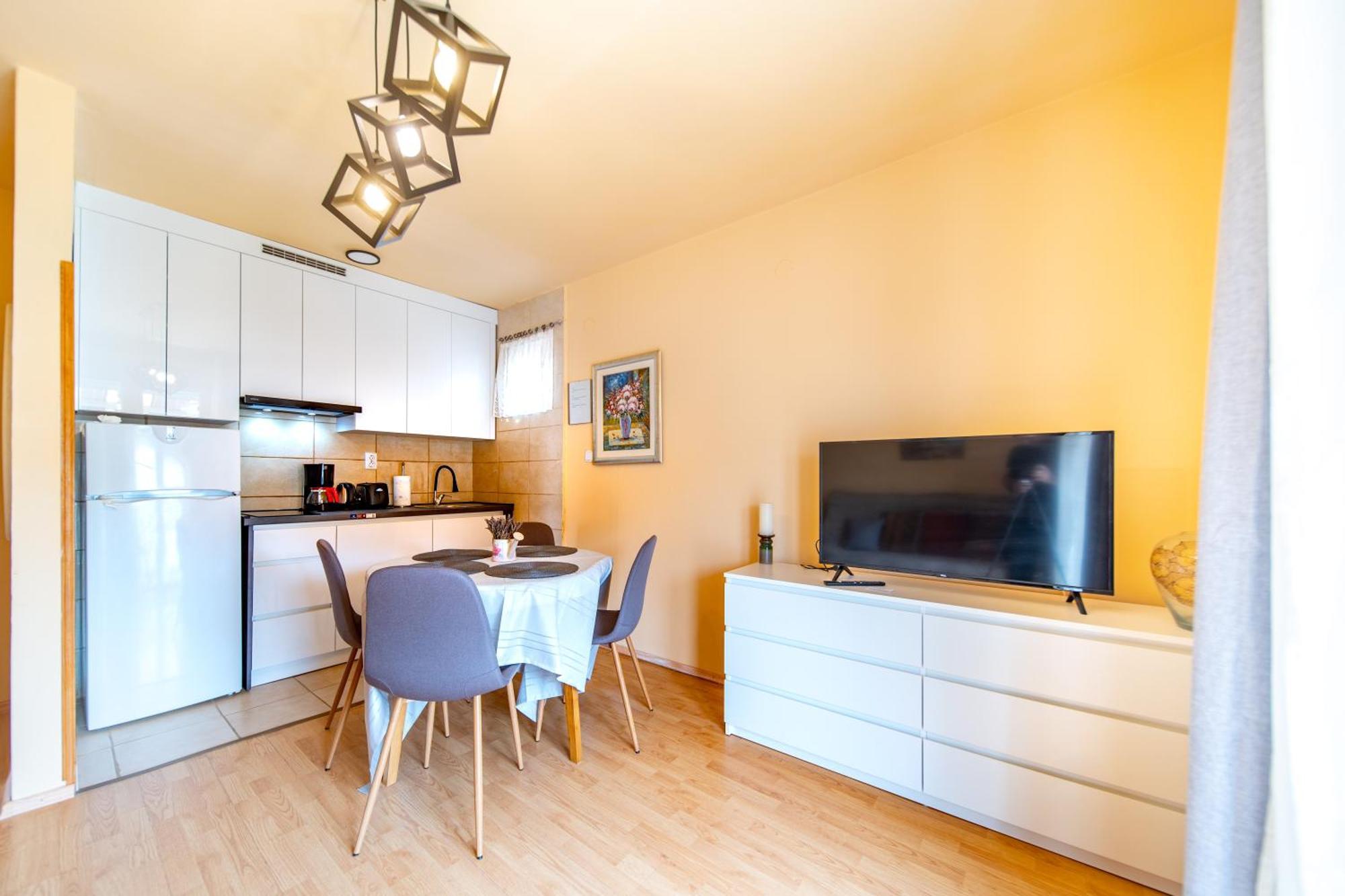 Guesthouse Mira Rab Town Zewnętrze zdjęcie