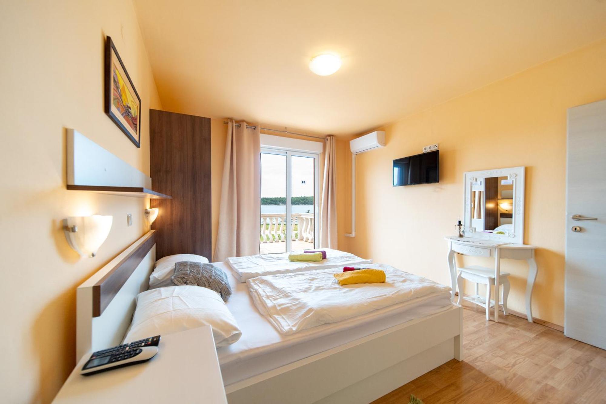Guesthouse Mira Rab Town Pokój zdjęcie