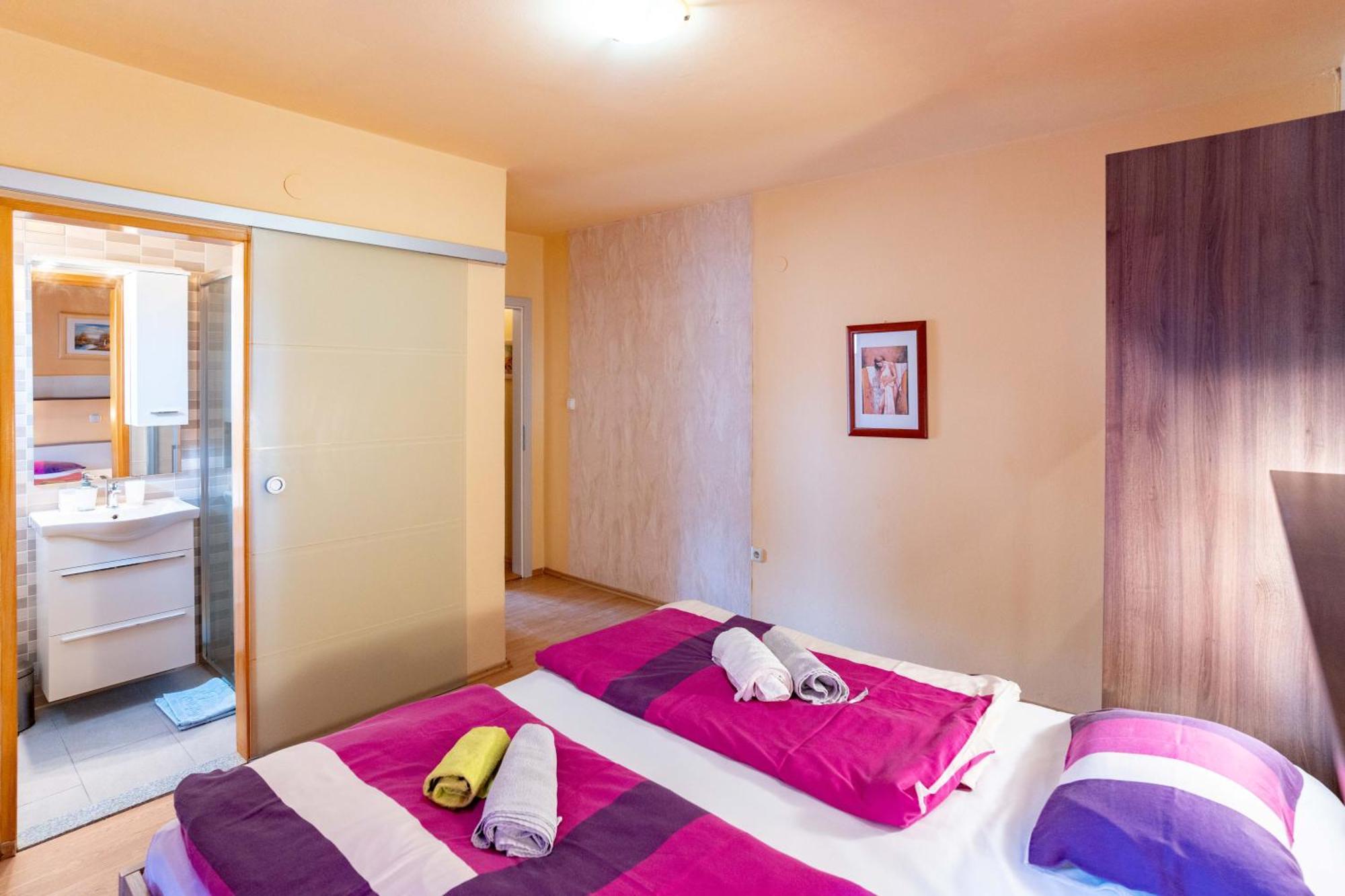 Guesthouse Mira Rab Town Pokój zdjęcie