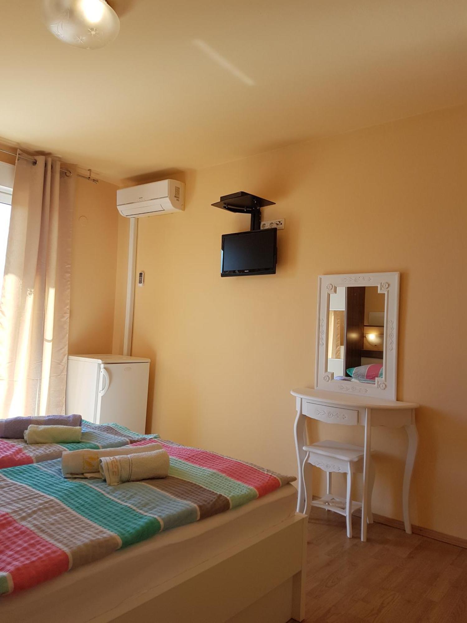 Guesthouse Mira Rab Town Pokój zdjęcie
