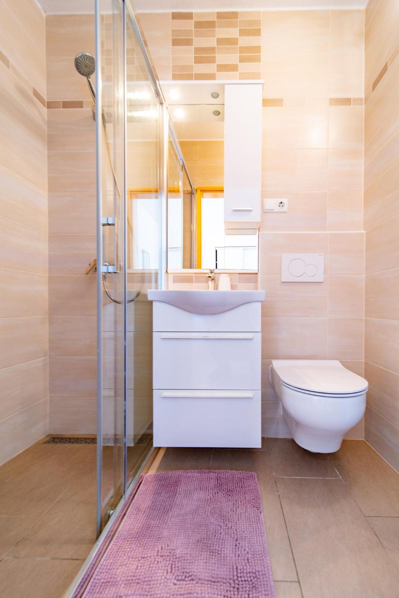Guesthouse Mira Rab Town Zewnętrze zdjęcie