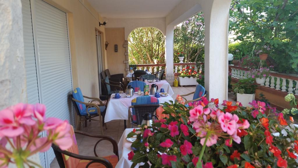Guesthouse Mira Rab Town Zewnętrze zdjęcie